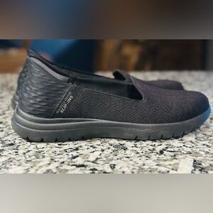 Women’s Skechers Slip-ins on the go black shoes sz 8 wide